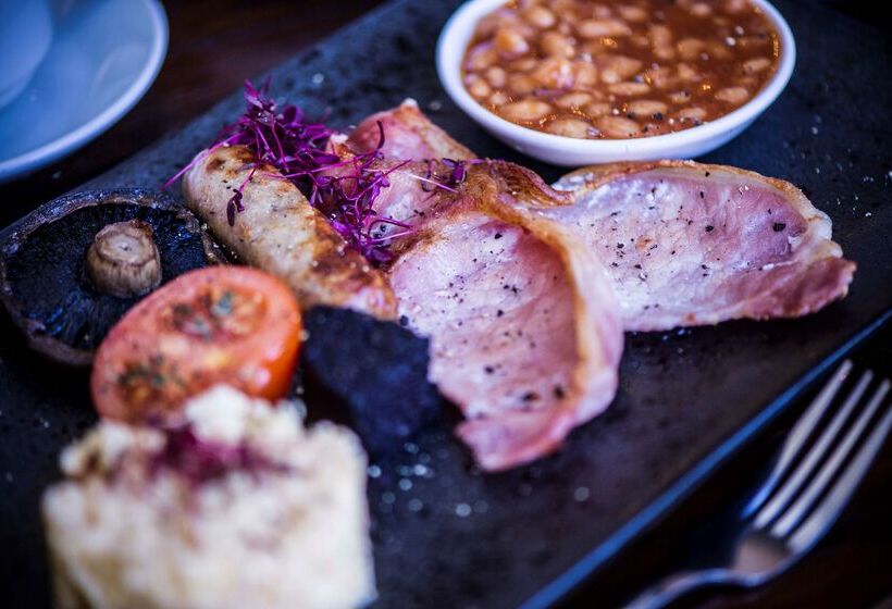 فندق Doubletree By Hilton Cheltenham Cotswolds