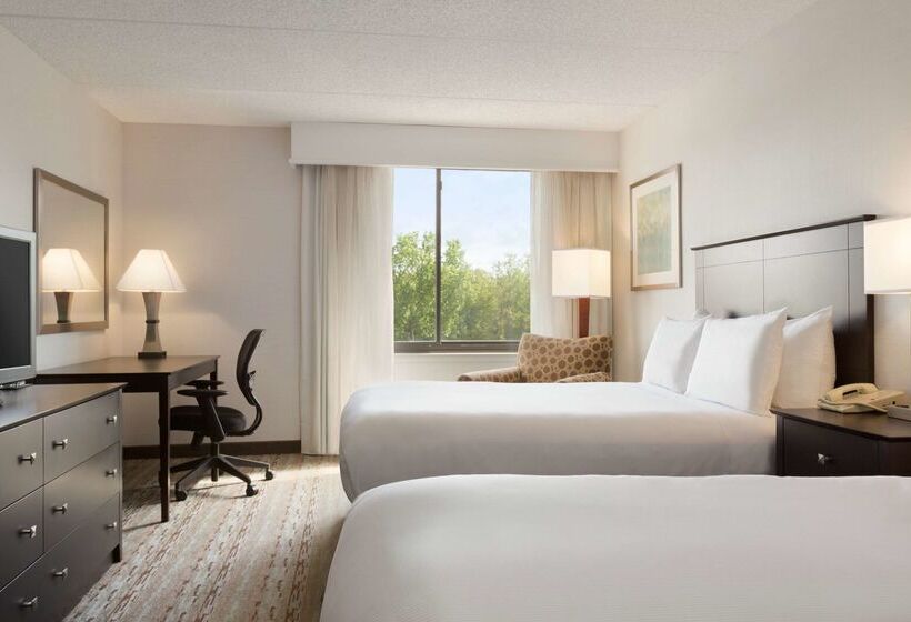 هتل Doubletree By Hilton Hartford  Bradley Airport