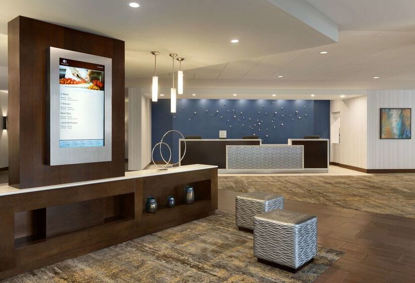 هتل Doubletree By Hilton Hartford  Bradley Airport