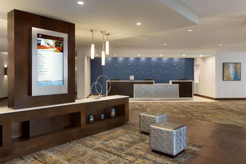 هتل Doubletree By Hilton Hartford  Bradley Airport