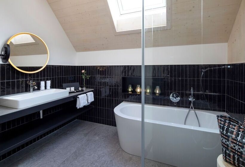 Отель Wellness & Genuss Resort Engel Obertal