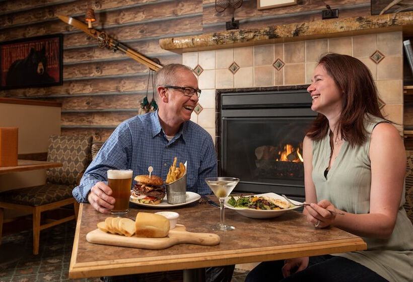 בית מלון כפרי Fairbanks Princess Riverside Lodge