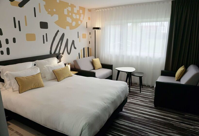 ホテル Golden Tulip Roissy Saint Witz