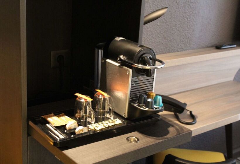 ホテル Golden Tulip Roissy Saint Witz