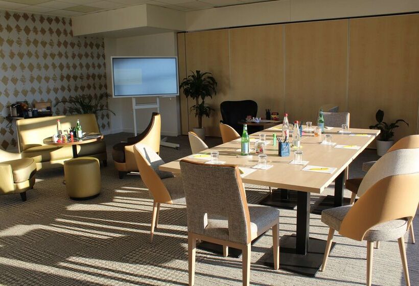 ホテル Golden Tulip Roissy Saint Witz