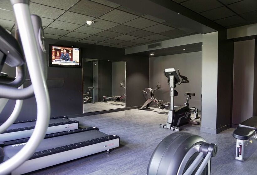 ホテル Golden Tulip Roissy Saint Witz