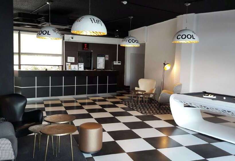 ホテル Golden Tulip Roissy Saint Witz