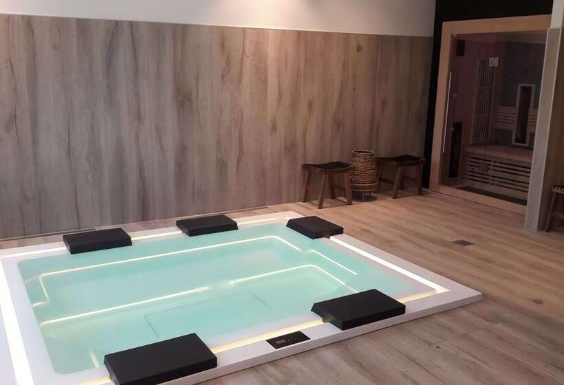 ホテル Golden Tulip Roissy Saint Witz