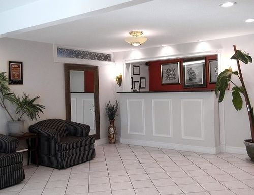 فندق Bradford Inn & Suites