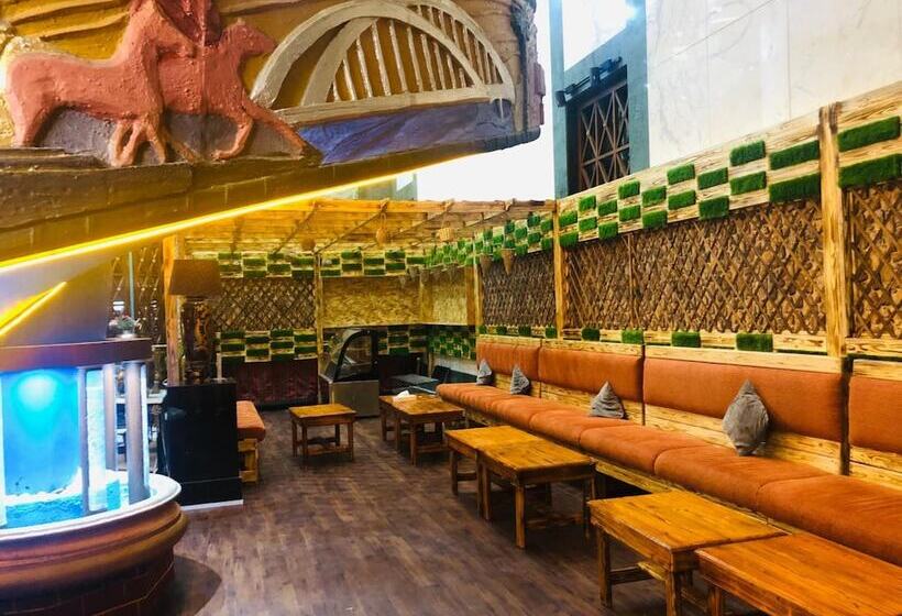 هتل Knight Armour