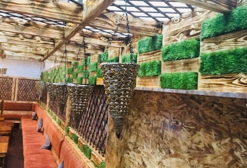 هتل Knight Armour