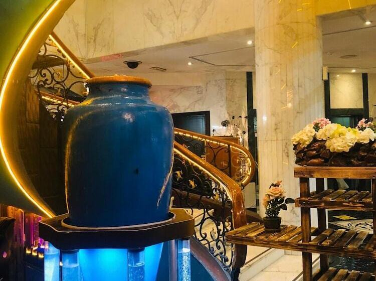 هتل Knight Armour