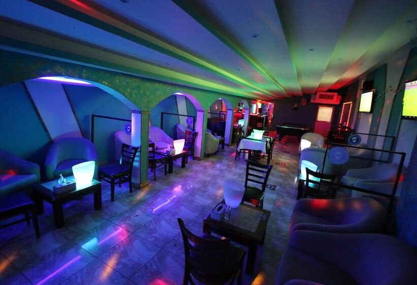 هتل Knight Armour