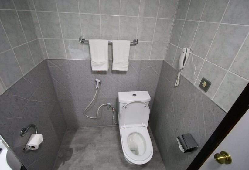 هتل Knight Armour