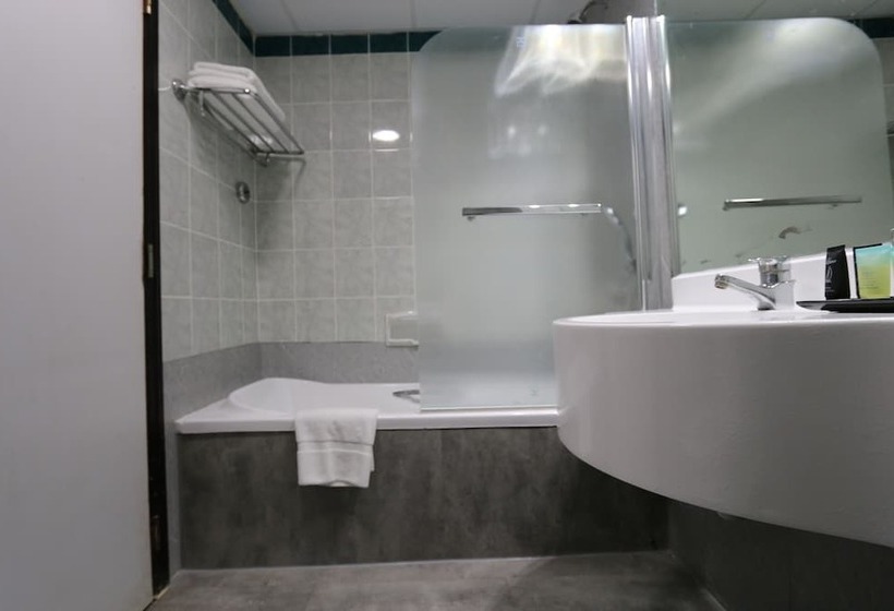 هتل Knight Armour