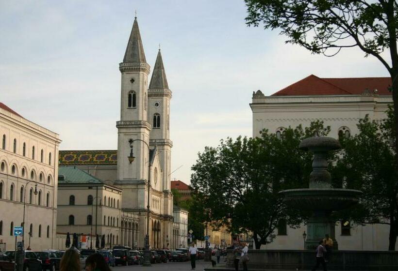 Hotel Hauser An Der Universitat