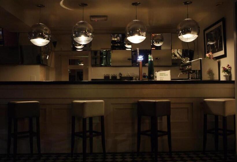 בית מלון כפרי Hearns