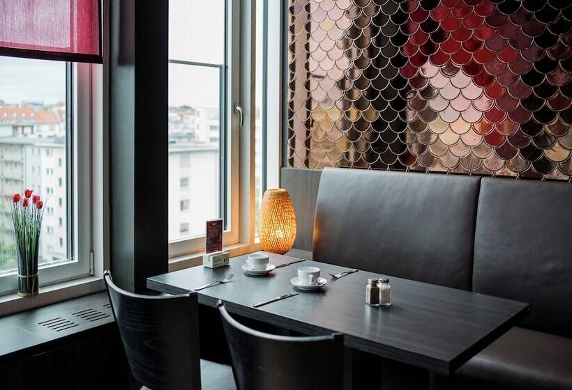 هتل Homaris West Side