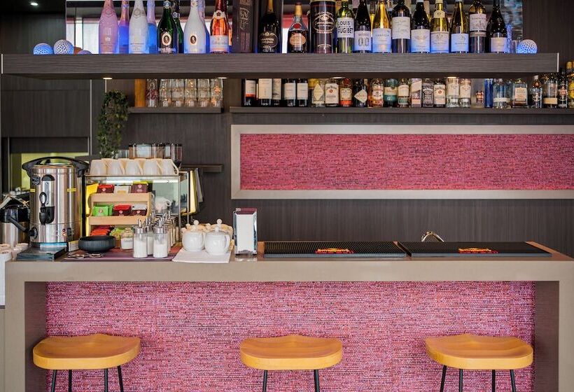 هتل Homaris West Side