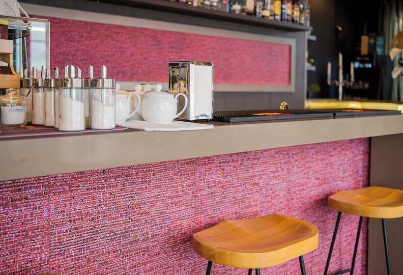 هتل Homaris West Side