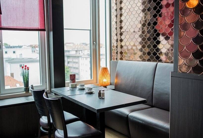 هتل Homaris West Side