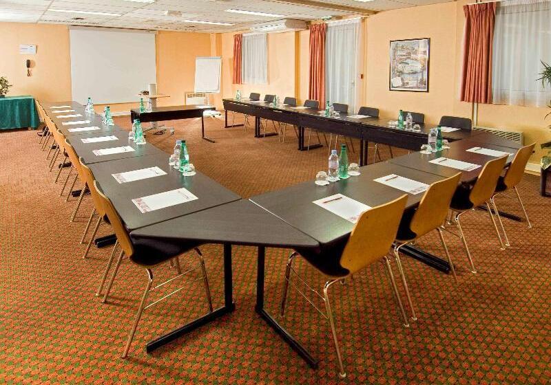 בית מלון כפרי Hôtel Mercure Rouen Centre Champdemars