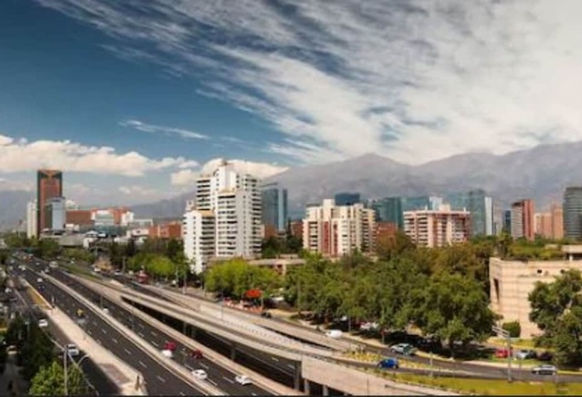 בית מלון כפרי Wyndham Garden Santiago Kennedy