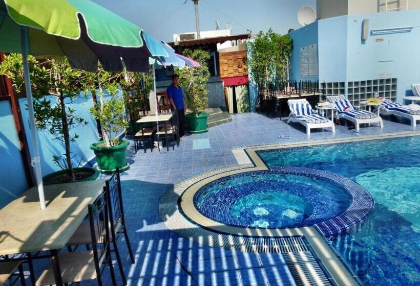 هتل Knight Armour