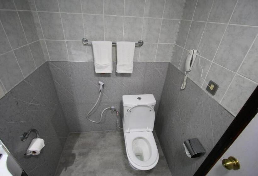 هتل Knight Armour