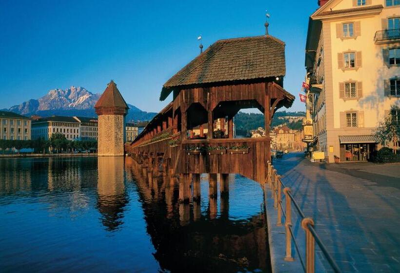 בית מלון כפרי Luzern Youth Hostel