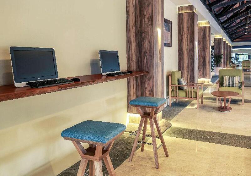 هتل Manado Tateli Resort And Convention