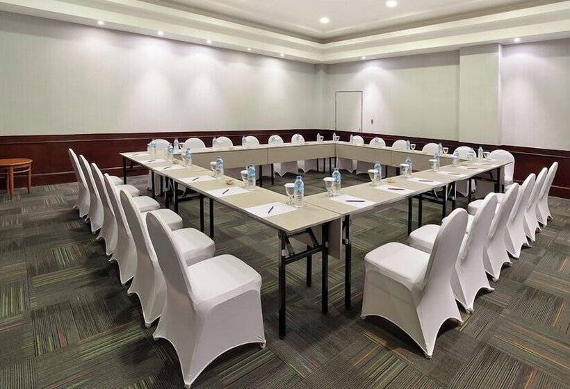 هتل Manado Tateli Resort And Convention