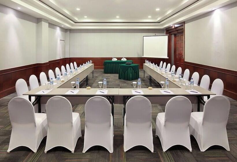 هتل Manado Tateli Resort And Convention