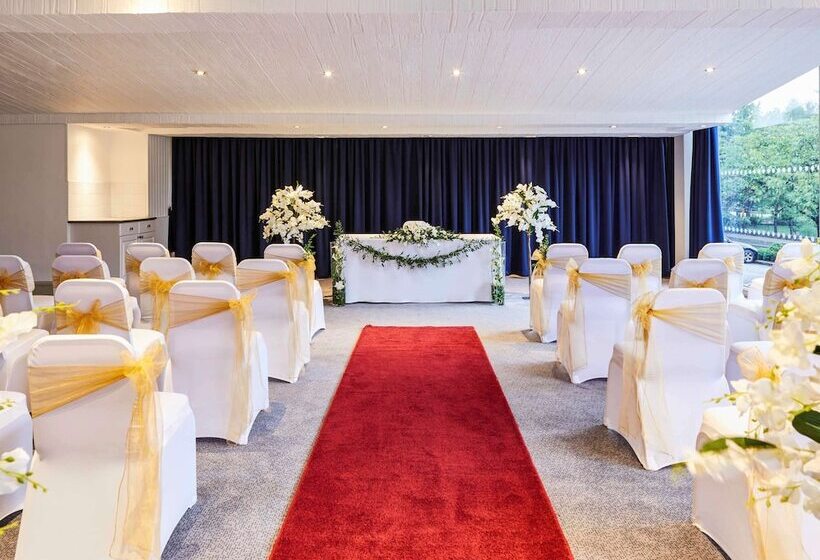 בית מלון כפרי Mercure Nottingham Sherwood