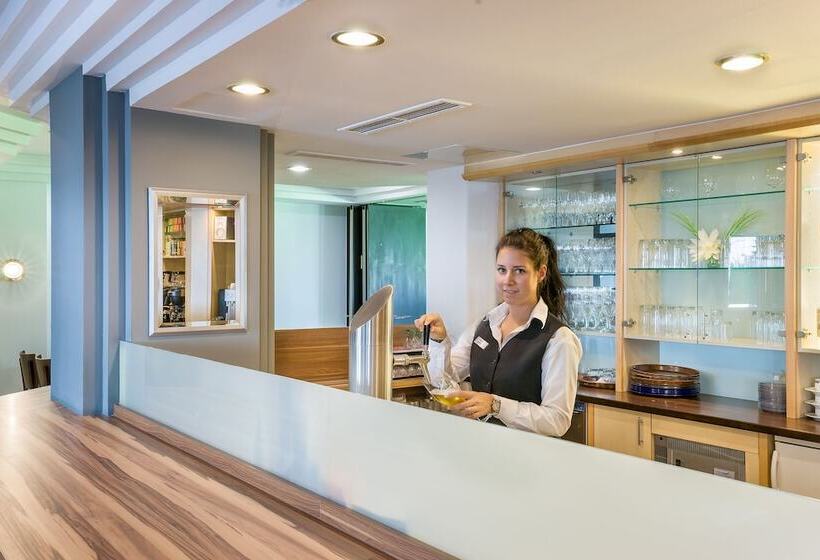 בית מלון כפרי Rega