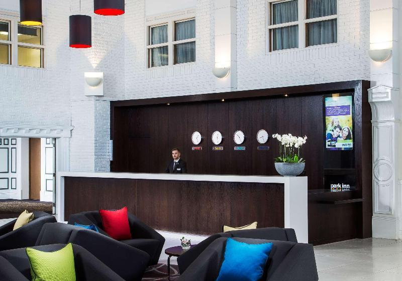 בית מלון כפרי Park Inn By Radisson Cardiff City Centre