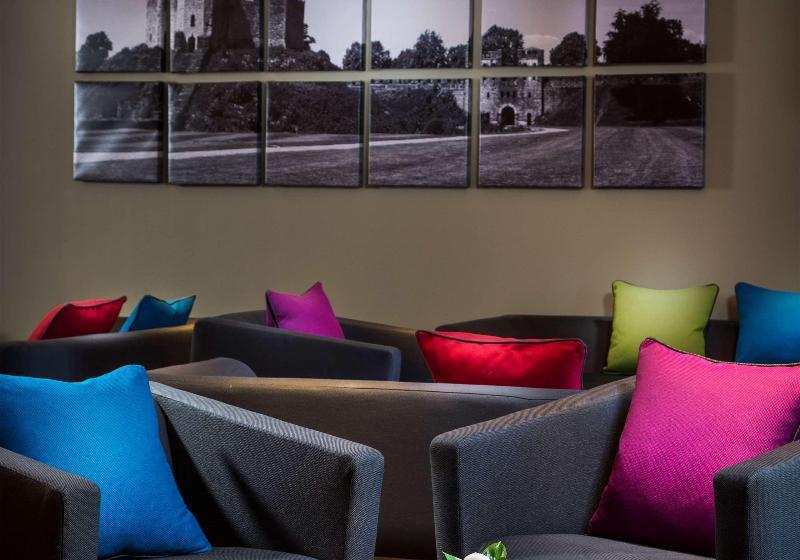 בית מלון כפרי Park Inn By Radisson Cardiff City Centre