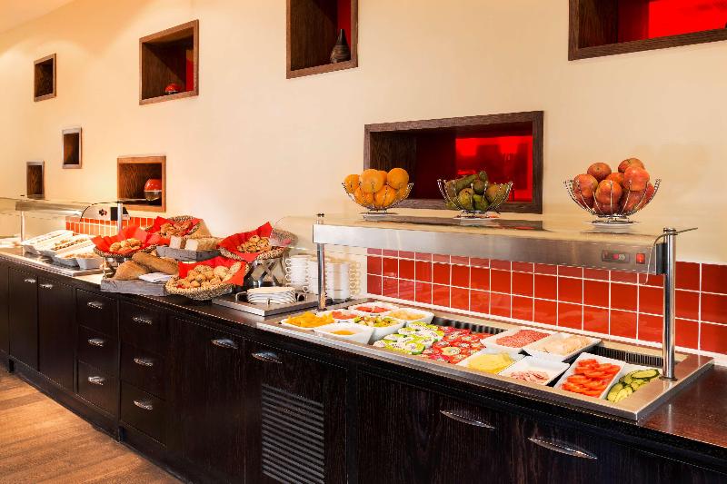 בית מלון כפרי Park Inn By Radisson Cardiff City Centre