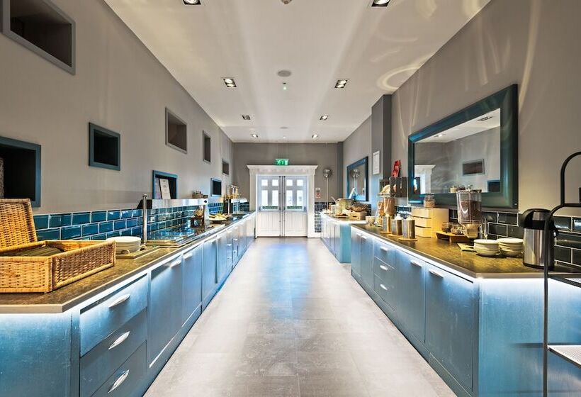 בית מלון כפרי Park Inn By Radisson Cardiff City Centre