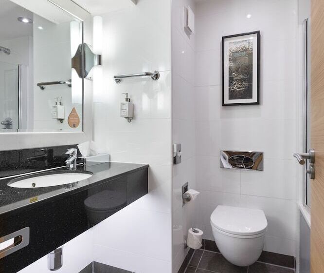 בית מלון כפרי Park Inn By Radisson Cardiff City Centre