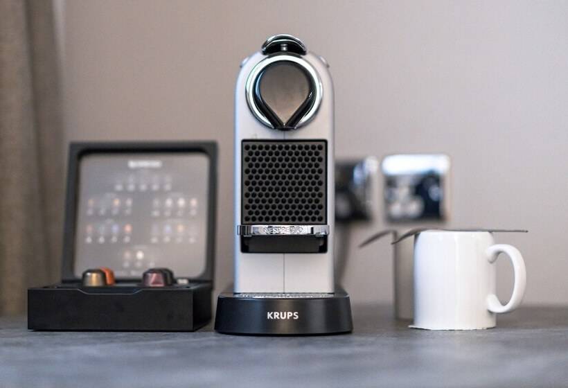 בית מלון כפרי Park Inn By Radisson Cardiff City Centre