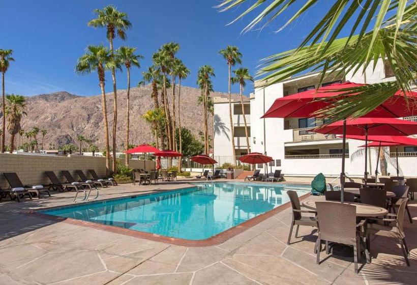 בית מלון כפרי Cco  & Suites Downtown