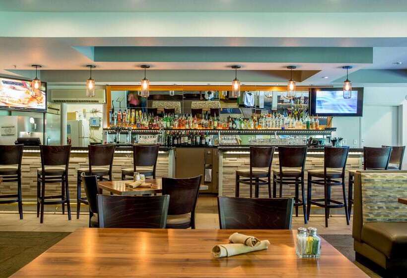 Radisson Hotel Portland Airport