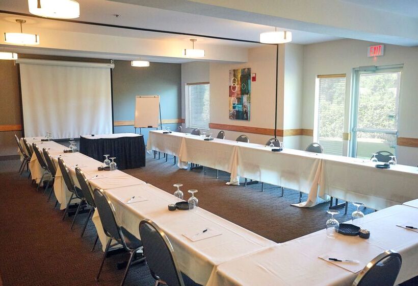 Radisson Hotel Portland Airport