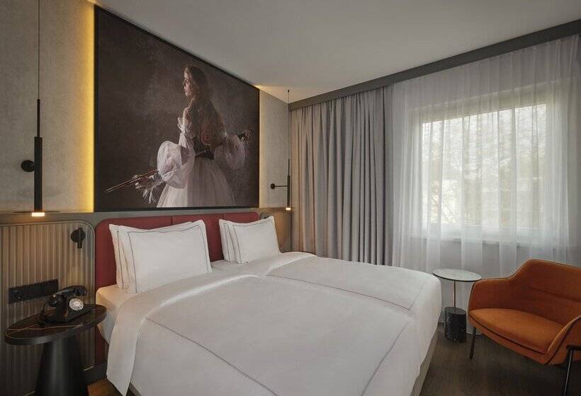 هتل Radisson Red Berlin Kudamm