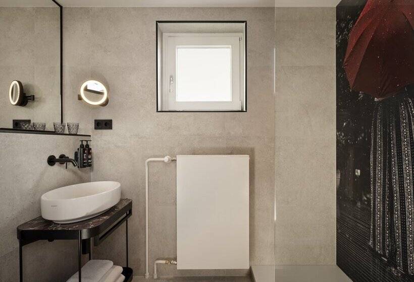 هتل Radisson Red Berlin Kudamm