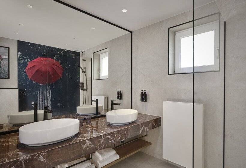 هتل Radisson Red Berlin Kudamm