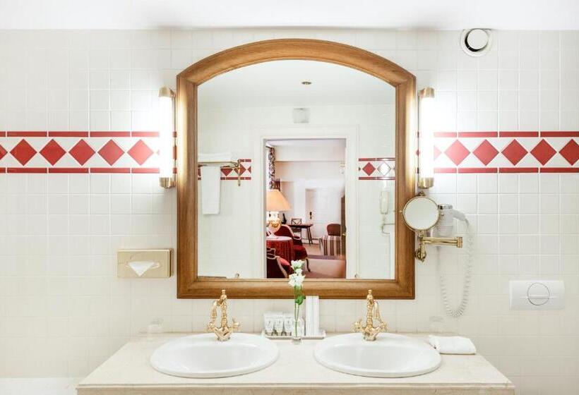 هتل Relais & Chateaux Stikliai