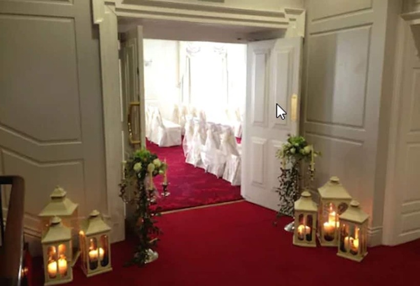 Rochestown Park Hotel & Leisure Centre