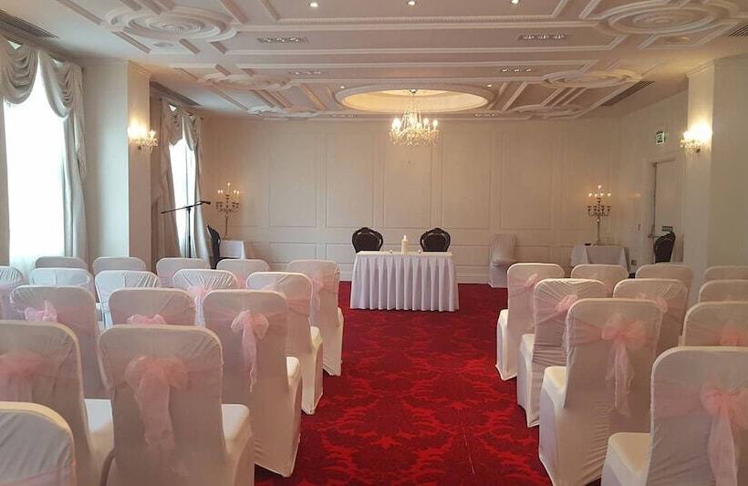 Rochestown Park Hotel & Leisure Centre